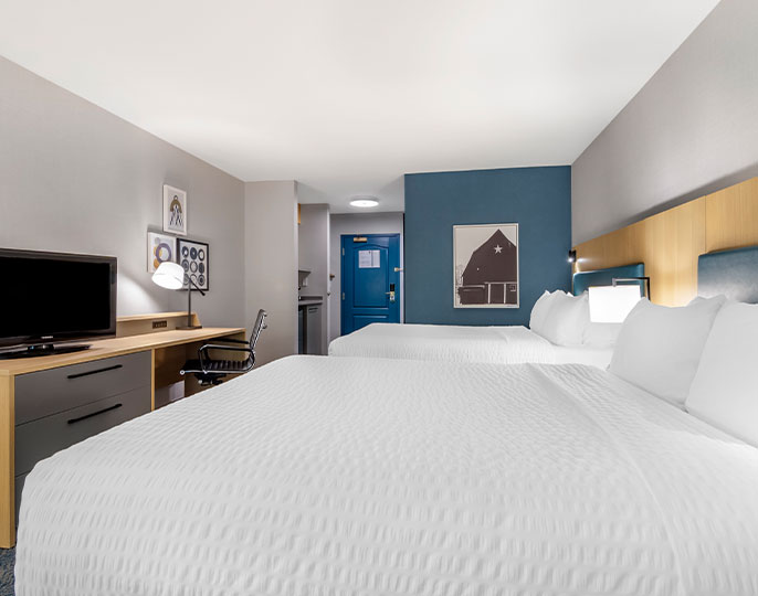 Two Queen/One King Room