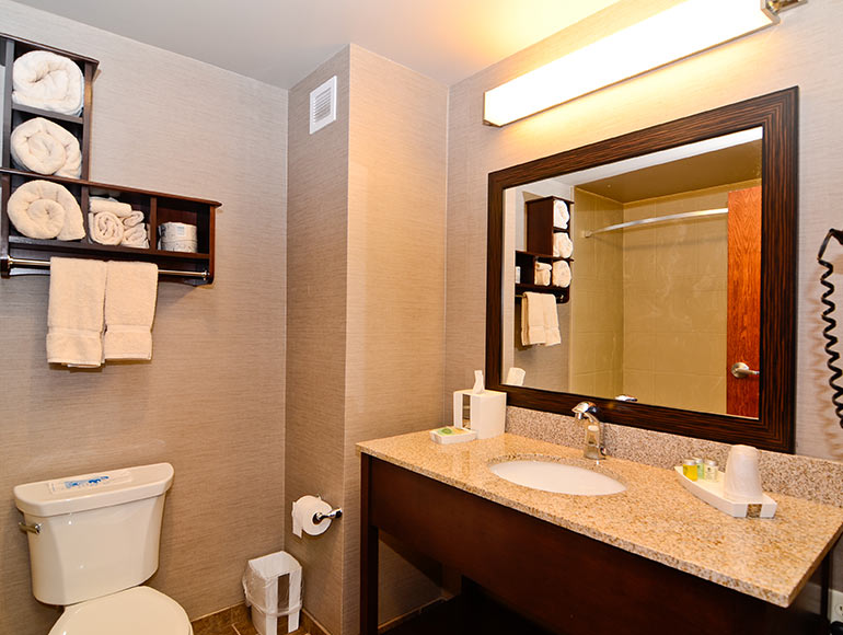 Two Queen Studio – Kitchenette